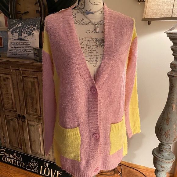 ONE SMALL Left💗💗 Beautiful hi quality sweater!!! - Picture 6 of 7